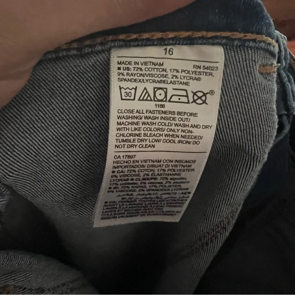 Old navy rockstar skinny jeans size 16